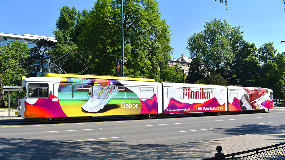 Bus Advertising - OOH - Planika