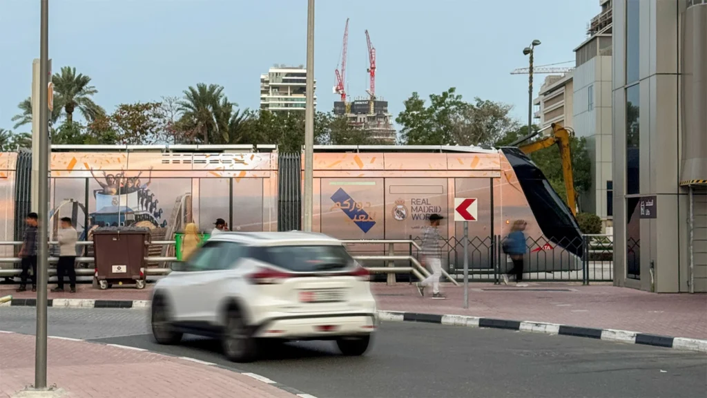Real Madrid World, Tram Outdoor - OOH